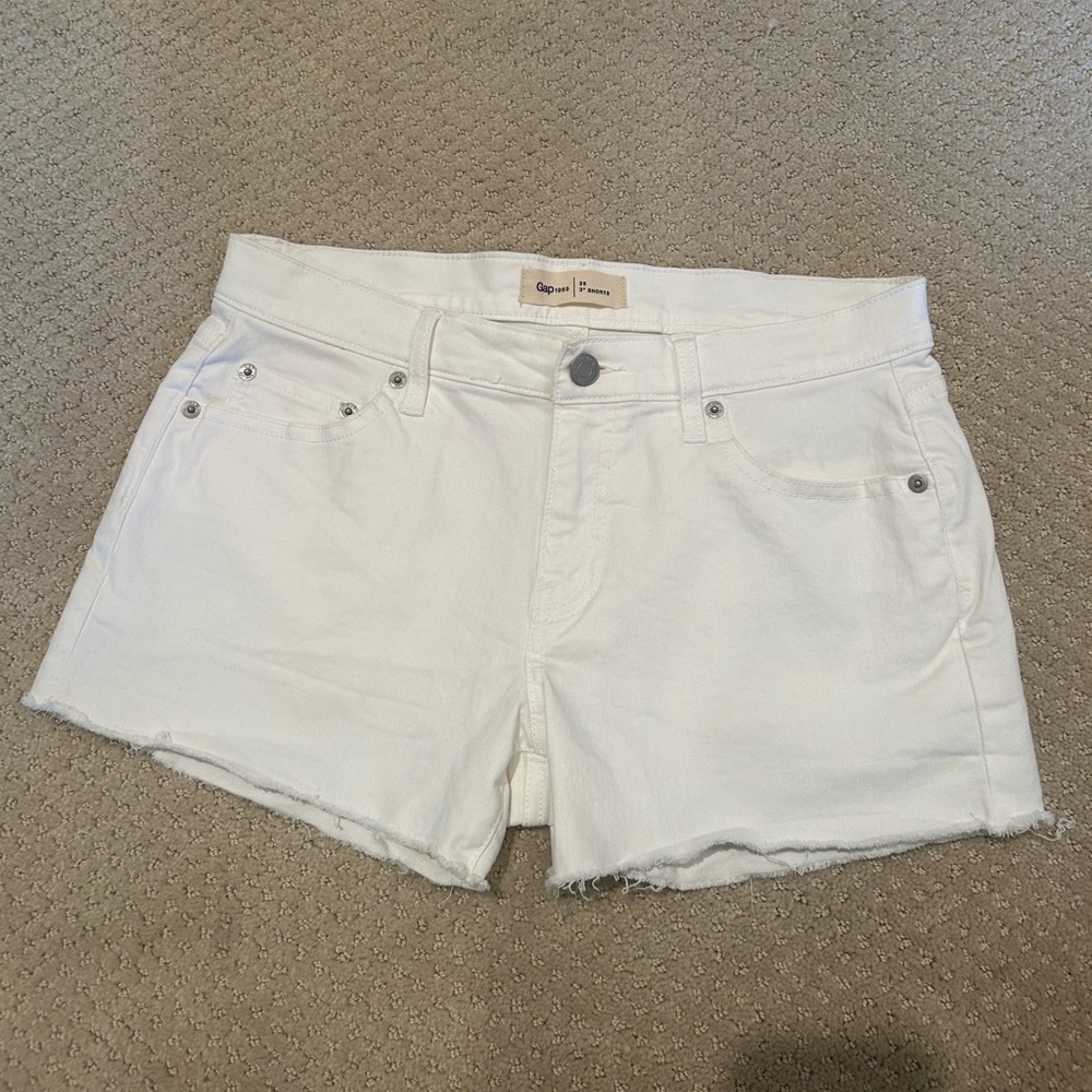 GAP- White Denim Shorts- Size 26